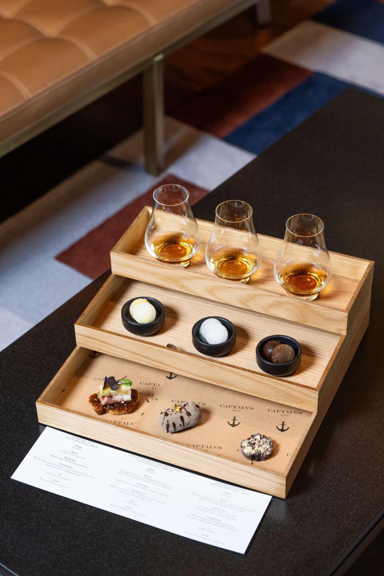 Park Hyatt Auckland Hotel Exterior foto A tasting tray for rum