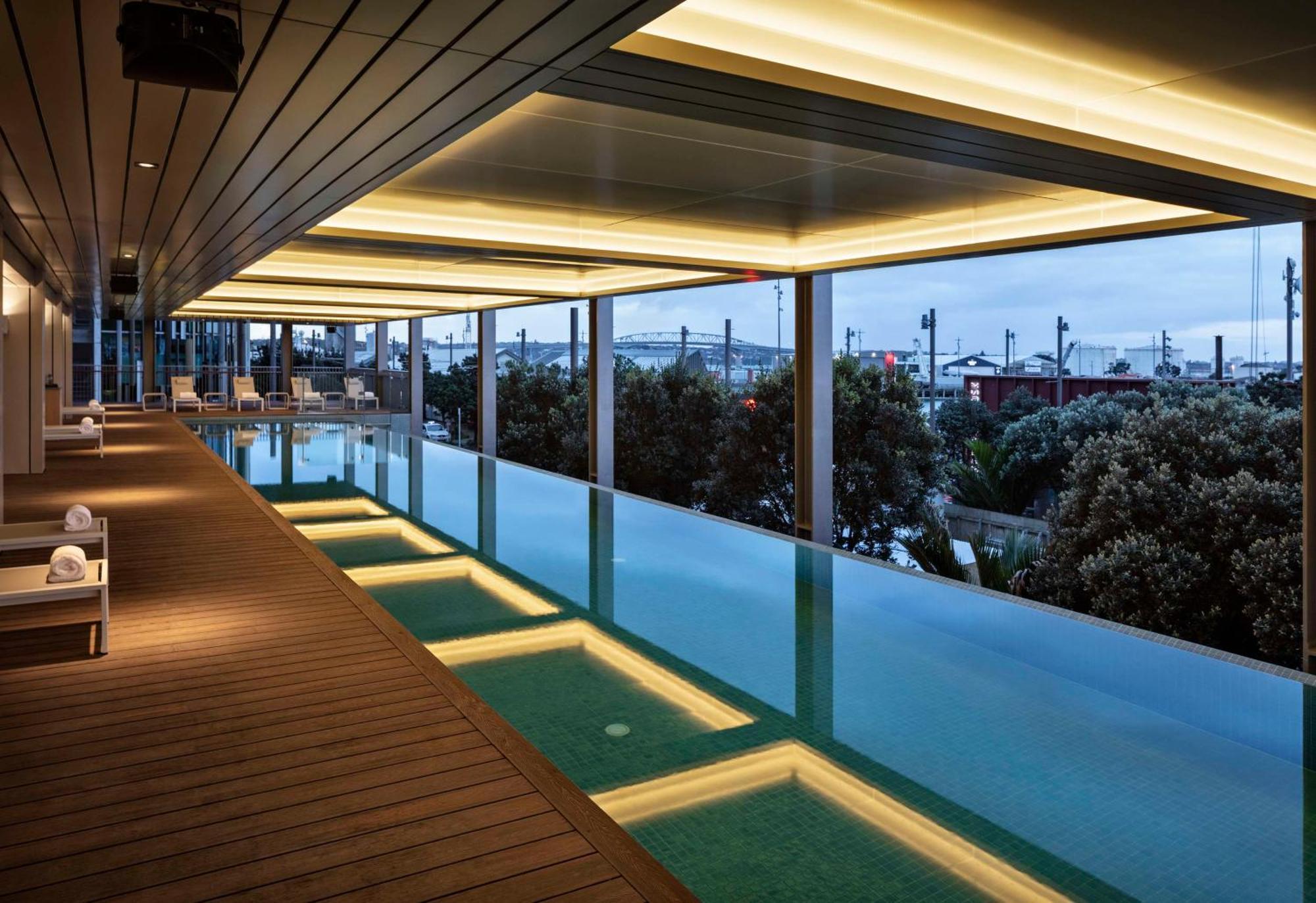 Park Hyatt Auckland Hotel Exterior foto The pool at the 12th floor